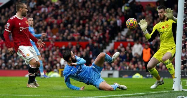 bernardo-silva-goal-man-city-man-utd.jpg